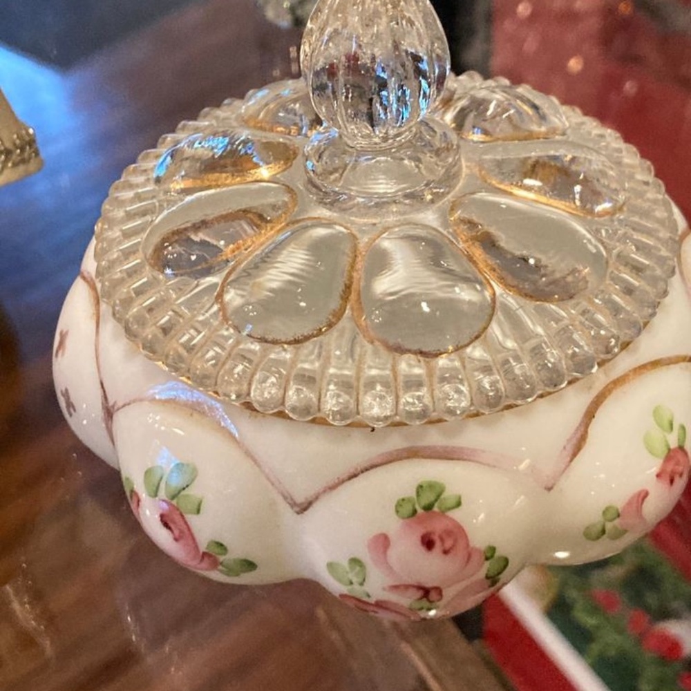 Fenton Charleton powder box with rose painted rose and gold trim